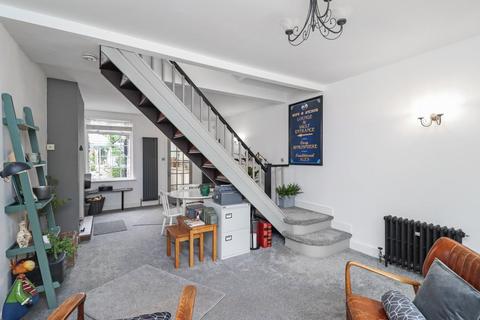 2 bedroom end of terrace house for sale, Grove Lane, Timperley