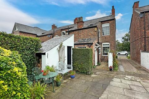 2 bedroom end of terrace house for sale, Grove Lane, Timperley