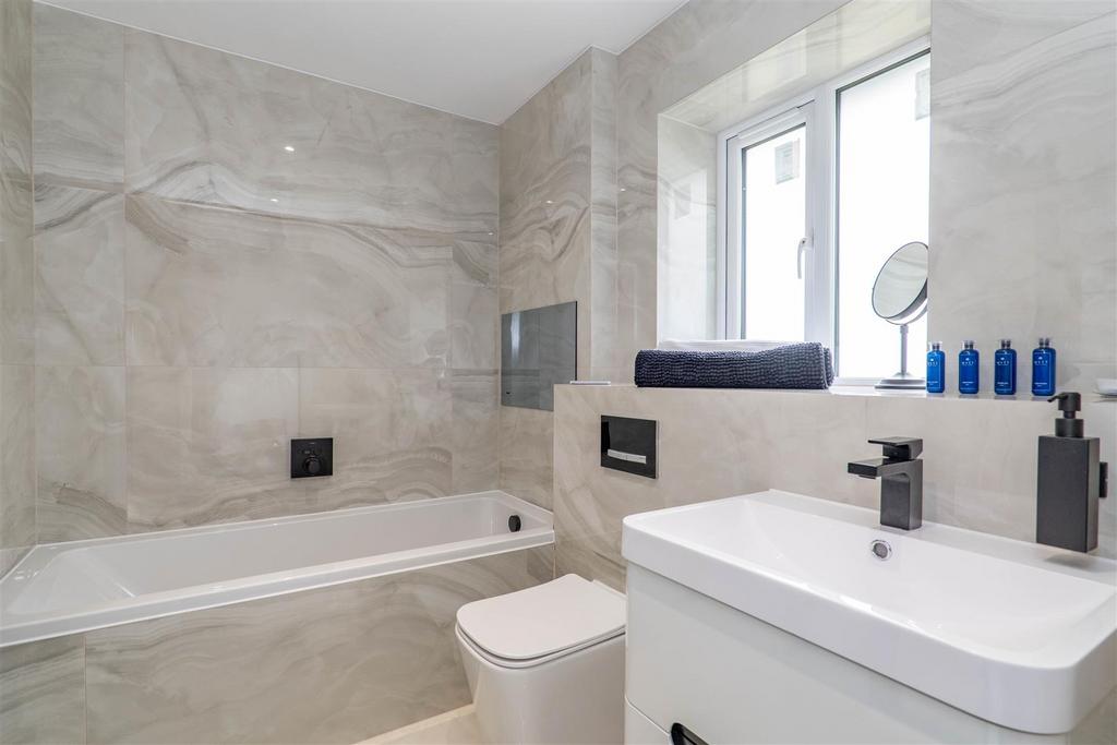 Bedroom Four Ensuite