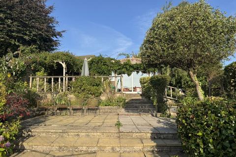 2 bedroom bungalow for sale, Woodland Avenue, Teignmouth, TQ14