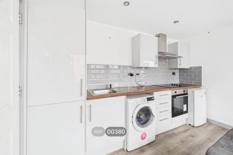 1 bedroom apartment to rent, Tivoli House, South Street, HU1