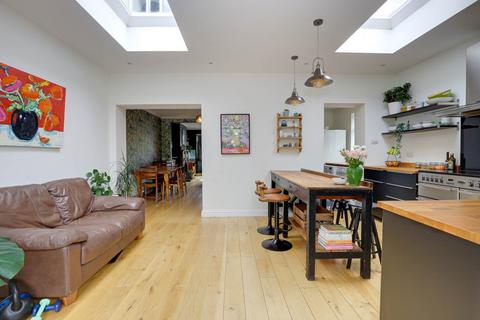 17 Highdown Avenue, Emmer Green, Reading, RG4 8QT