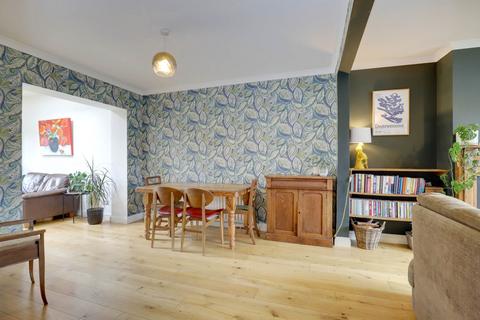 17 Highdown Avenue, Emmer Green, Reading, RG4 8QT