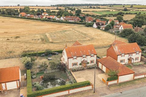 4 bedroom detached house for sale, Countryside Views and Elegant Coastal Living in Ringstead