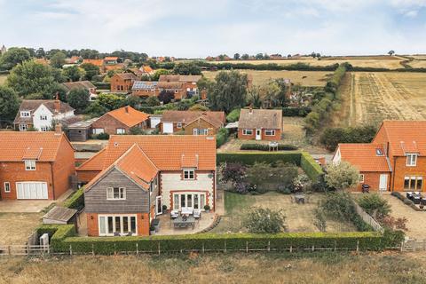 4 bedroom detached house for sale, Countryside Views and Elegant Coastal Living in Ringstead