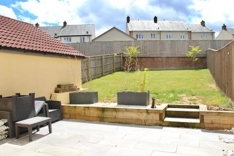 16 Angell Drive, Calne, SN11 0FW
