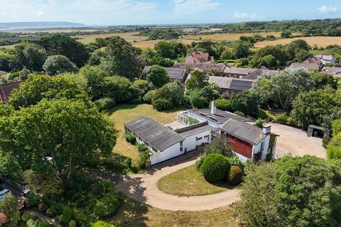 Lower Pennington Lane, Pennington, Lymington, SO41
