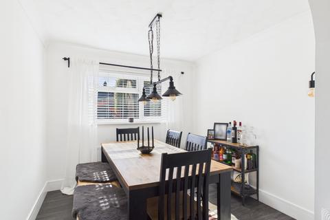 3 bedroom semi-detached house for sale, Beacon Way, Park Gate, SO31 7GL