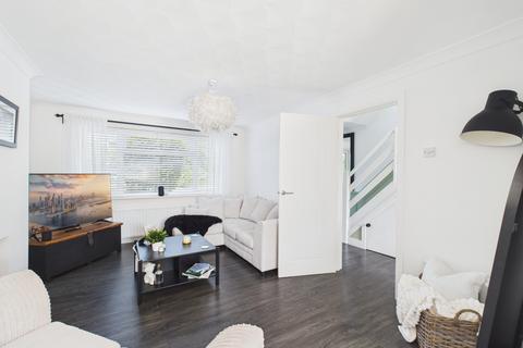 3 bedroom semi-detached house for sale, Beacon Way, Park Gate, SO31 7GL