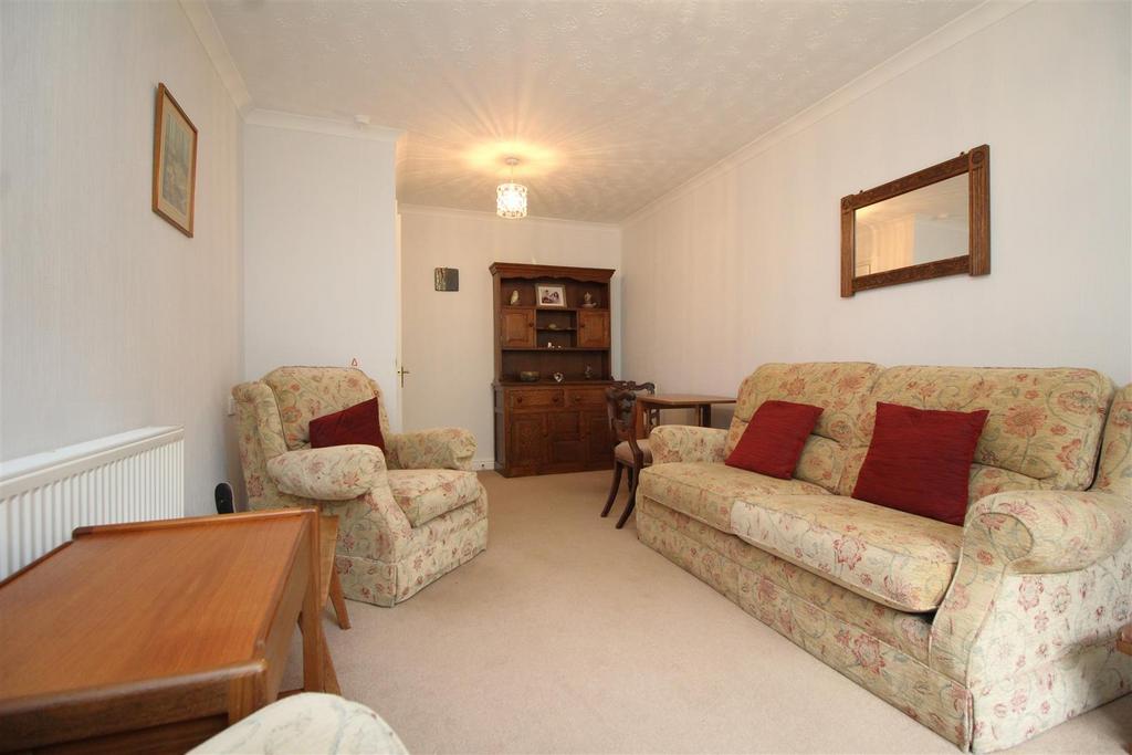 Living room 1 .JPG