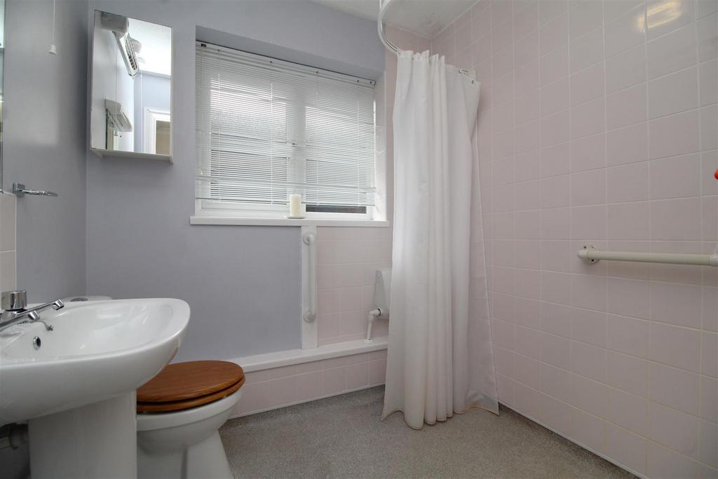 Wet room .JPG