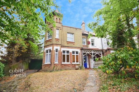 1 bedroom in a flat share to rent, Highland Road Bromley BR1