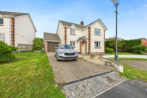 3 bedroom detached house for sale, Trewyn Park, Holsworthy, Devon