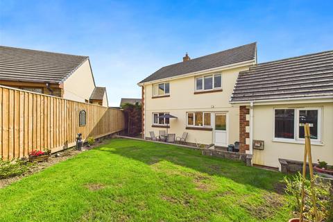 3 bedroom detached house for sale, Trewyn Park, Holsworthy, Devon