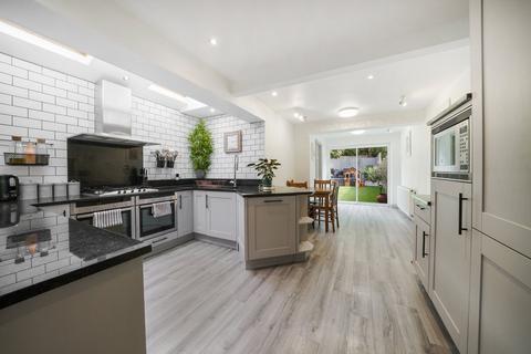 31 Chatfield Road, Croydon, CR0 3LA