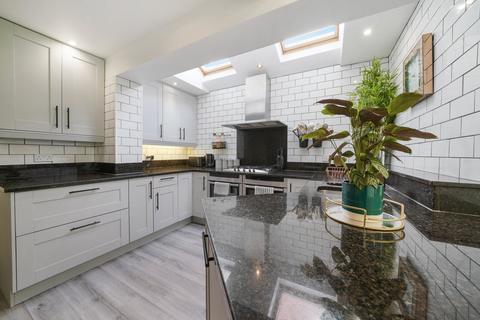 31 Chatfield Road, Croydon, CR0 3LA