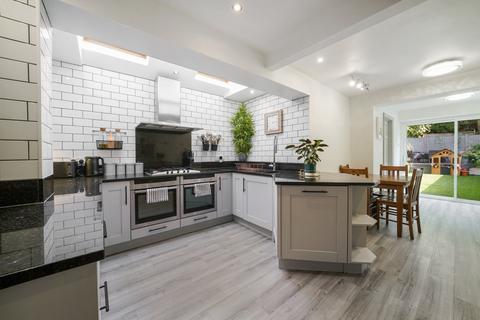 31 Chatfield Road, Croydon, CR0 3LA