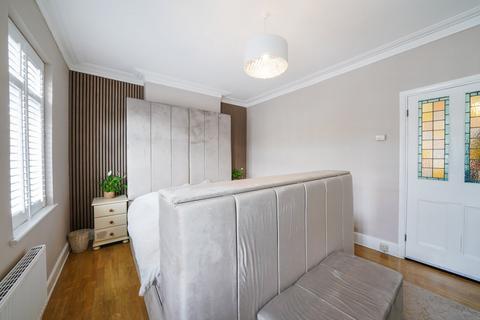 31 Chatfield Road, Croydon, CR0 3LA