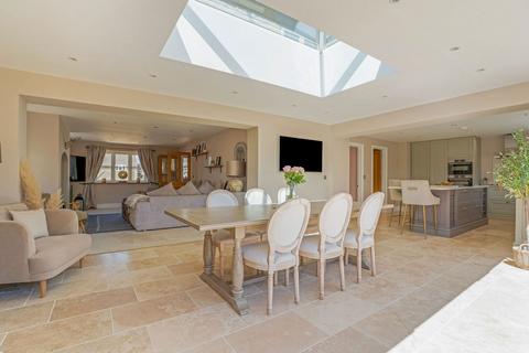 Broadway House, 1 Hidcote View, Mickleton, Chipping Campden, GL55 6EW