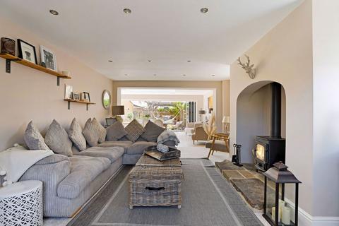 Broadway House, 1 Hidcote View, Mickleton, Chipping Campden, GL55 6EW