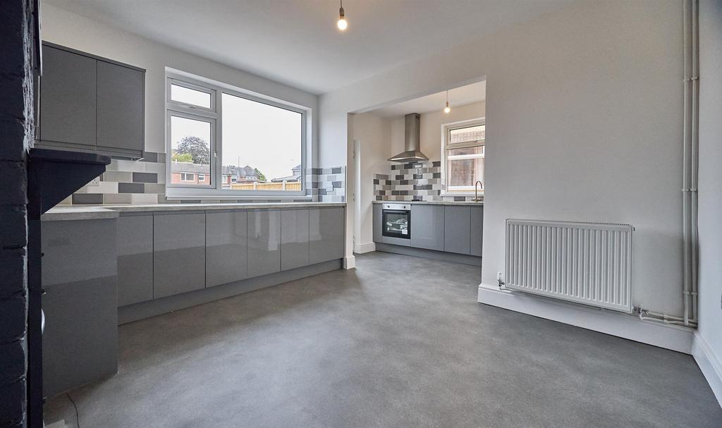 Refitted Open Plan Dining/Kitchen to Rear