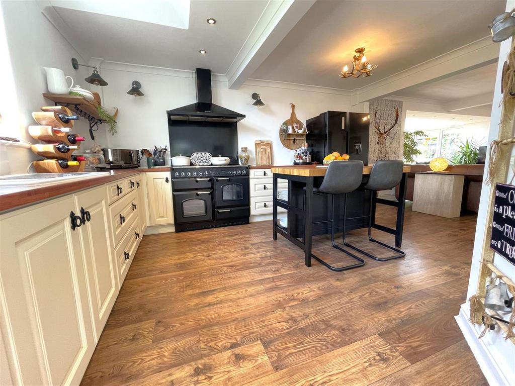 Initial l shaped kitchen