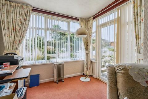 undefined, Douglas Avenue, Watford