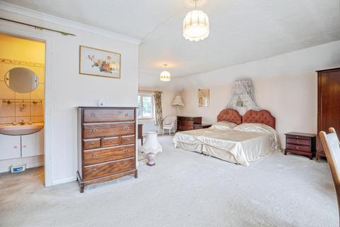 4 bedroom detached house for sale, Coutts Avenue, Shorne DA12