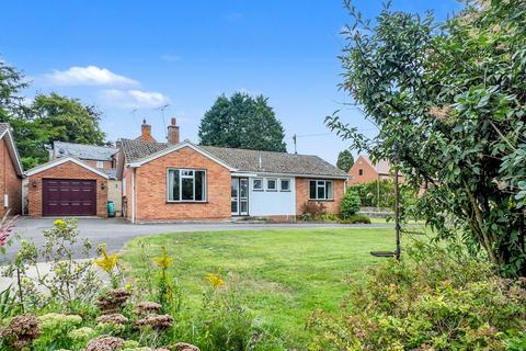 3 bedroom detached bungalow for sale, Faringdon Road, Southmoor, OX13