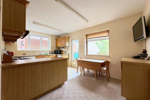 3 bedroom detached bungalow for sale, Faringdon Road, Southmoor, OX13