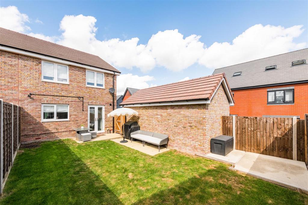 60 Barton Way-26.jpg