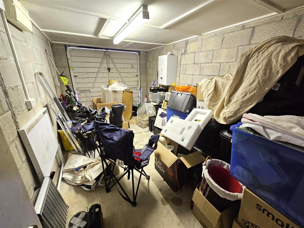 Garage.jpg