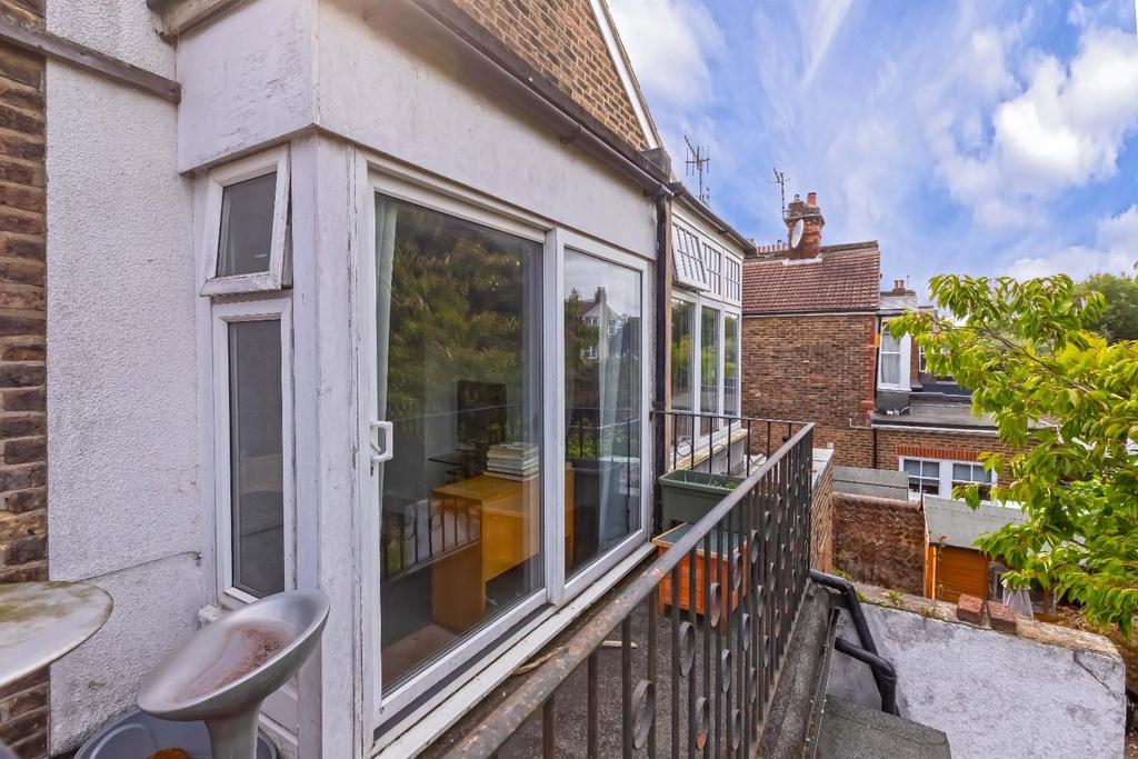 Pembroke Crescent 8.jpg