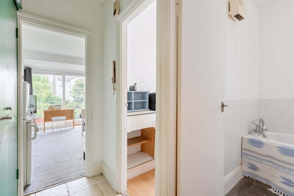 Pembroke Crescent 7.jpg