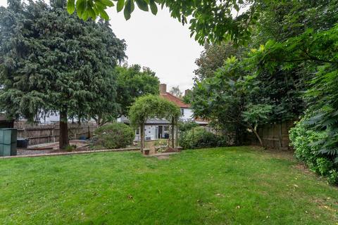 4 bedroom semi-detached house for sale, Lower Queens Road, Ashford TN24