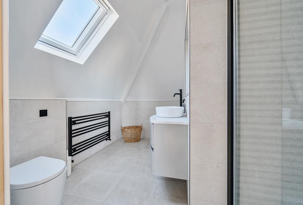 Ensuite To Bedroom 2