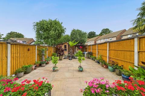 3 bedroom terraced house for sale, Woodside Road, Bexleyheath, Kent, DA7