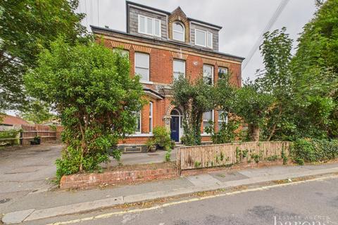 undefined, Cromwell Road, Basingstoke RG21