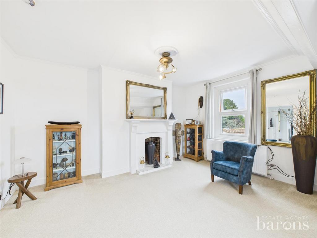 CAM05500 G0-PR0036-STILL001.jpg