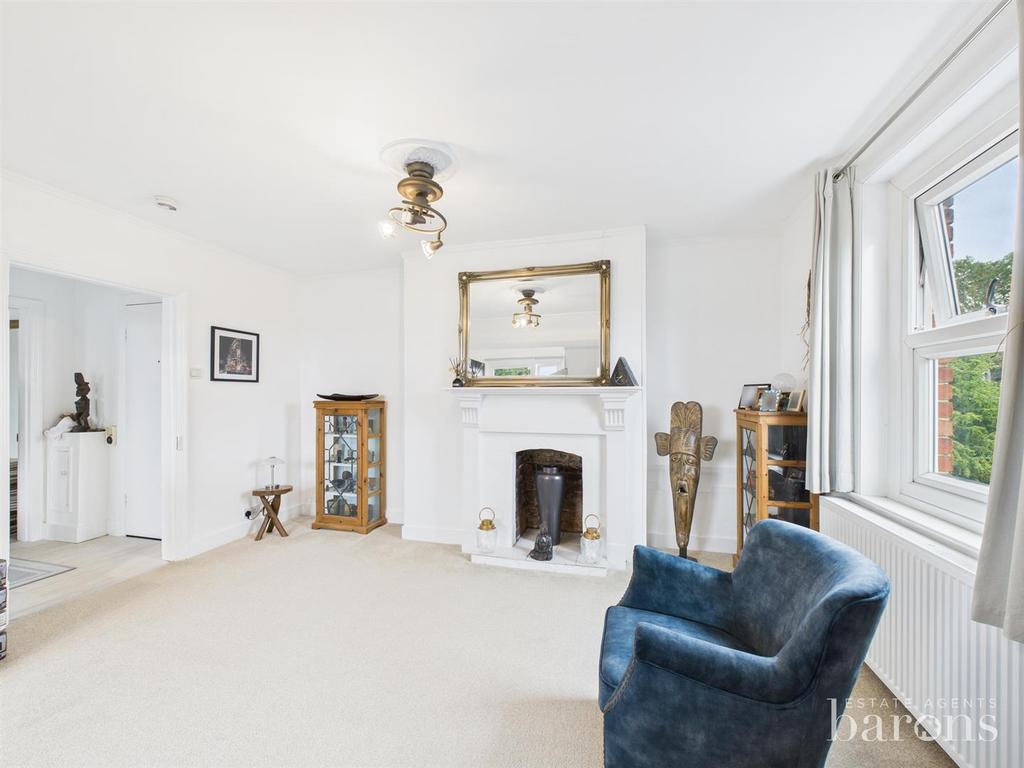 CAM05500 G0-PR0036-STILL005.jpg