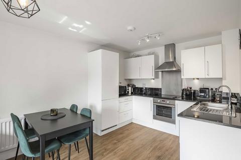 1 bedroom flat for sale, St. Georges Grove, London SW17