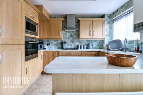 13 Willow Crescent, Chapeltown, Sheffield, S35 1QS