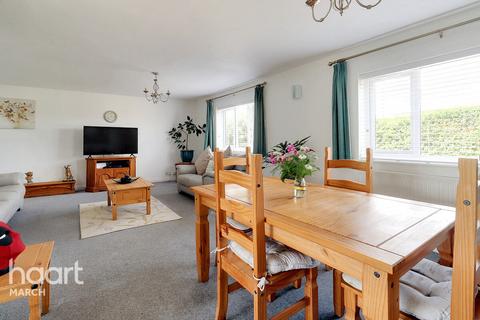 3 bedroom character property for sale, Benwick Road, Whittlesey