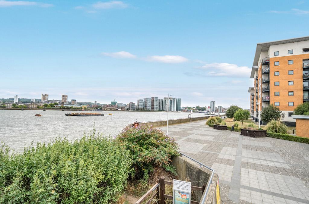 1340192-1-68a5a00...