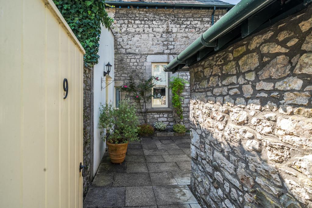 Entrance through Private Courtyard