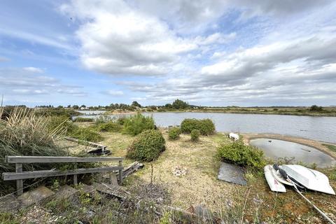 undefined, SNETTISHAM BEACH - Static Holiday Caravan Overlooking Lake