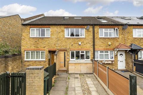 3 bedroom house to rent, Stevenage Road, London SW6