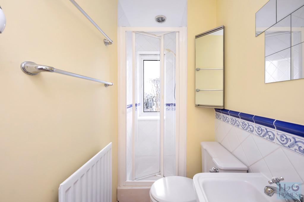 Hamilton Court, 7-009