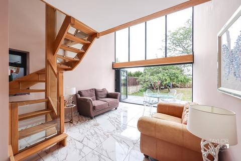 4 bedroom detached house for sale, Coleshill Road, Fazeley