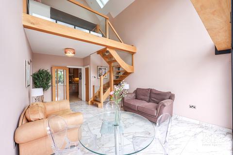 4 bedroom detached house for sale, Coleshill Road, Fazeley